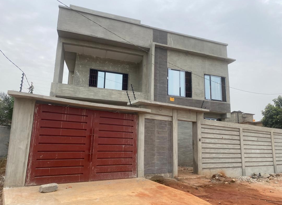 Duplex de 4 chambres à TOGBA