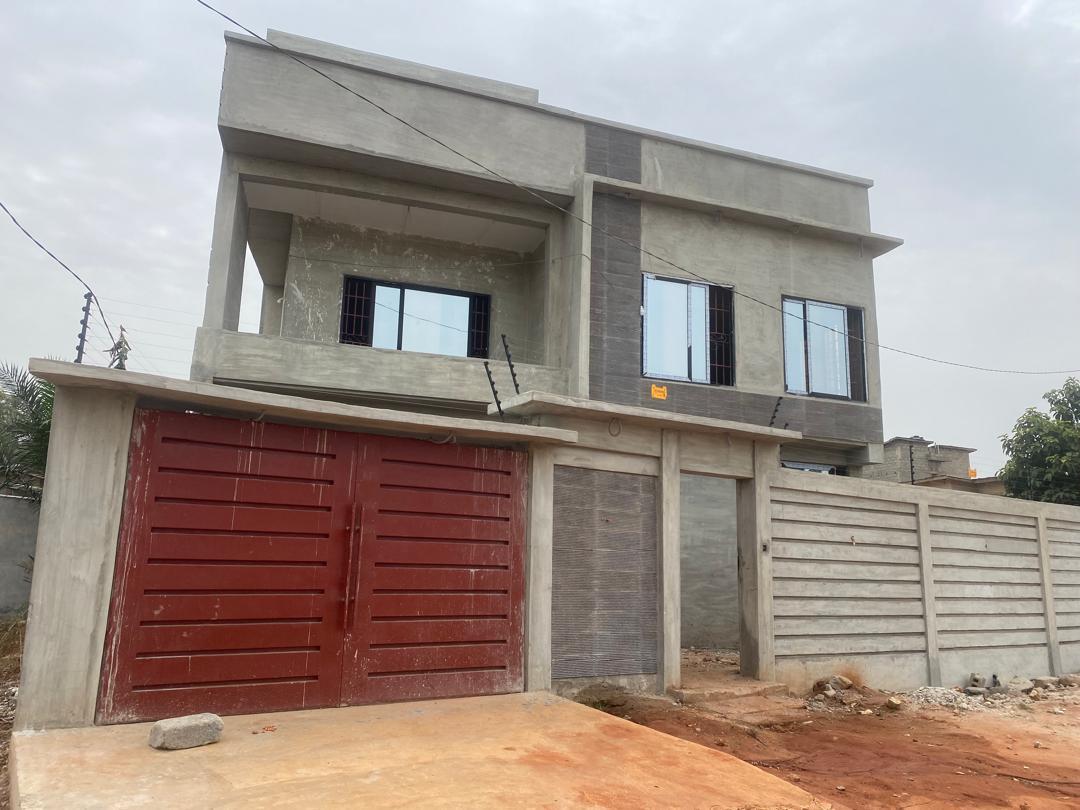 Duplex de 4 chambres à TOGBA